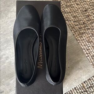 Massimo Dutti mesh ballet flat. Worn once. Black. Size EU 38/US 7.5